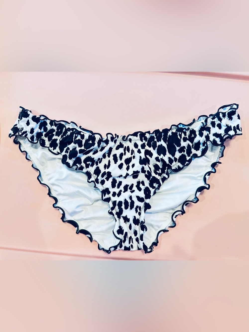 Victoria’s Secret Black & White Leopard Print Ruffle Cheeky Bikini Bottoms